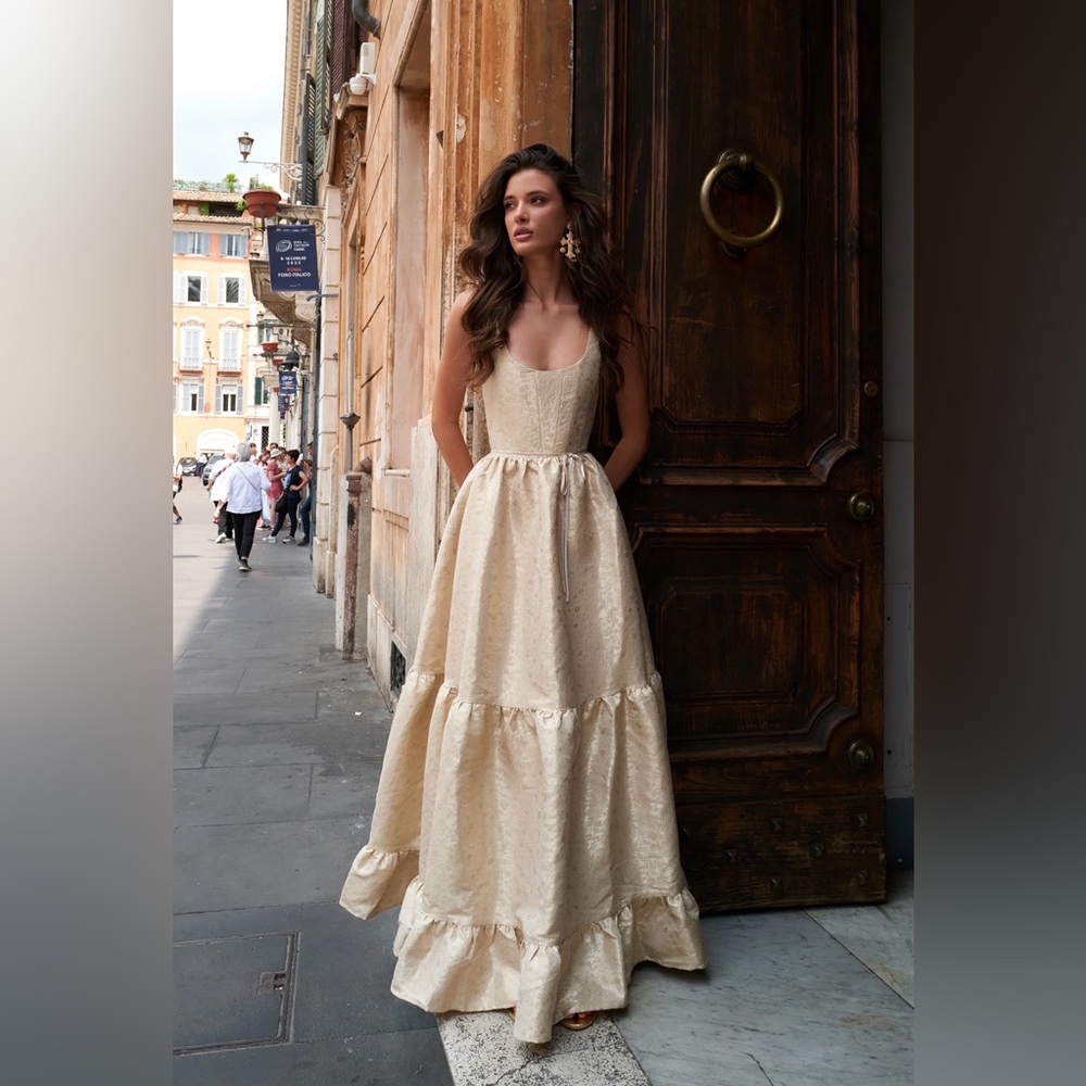 V. Chapman The Avery Dress in Taupe Duchess | 8
